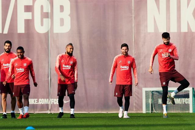 李国旭：大雨中依然有6万人为球队助威，只有在大连才有这样的团结
